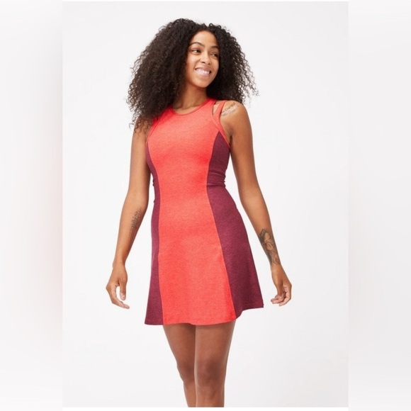 Outdoor Voices Poppy / Shiraz Red Colorblock Athena Sleeveless Tank Dress. B10